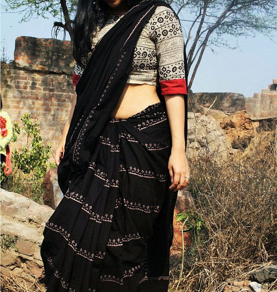 Stylish Black Malmal Cotton Handblock Saree With Contrast Blouse Piece