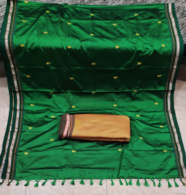 Green Pure Cotton Resham Khan Saree With Contrast Blouse Piece