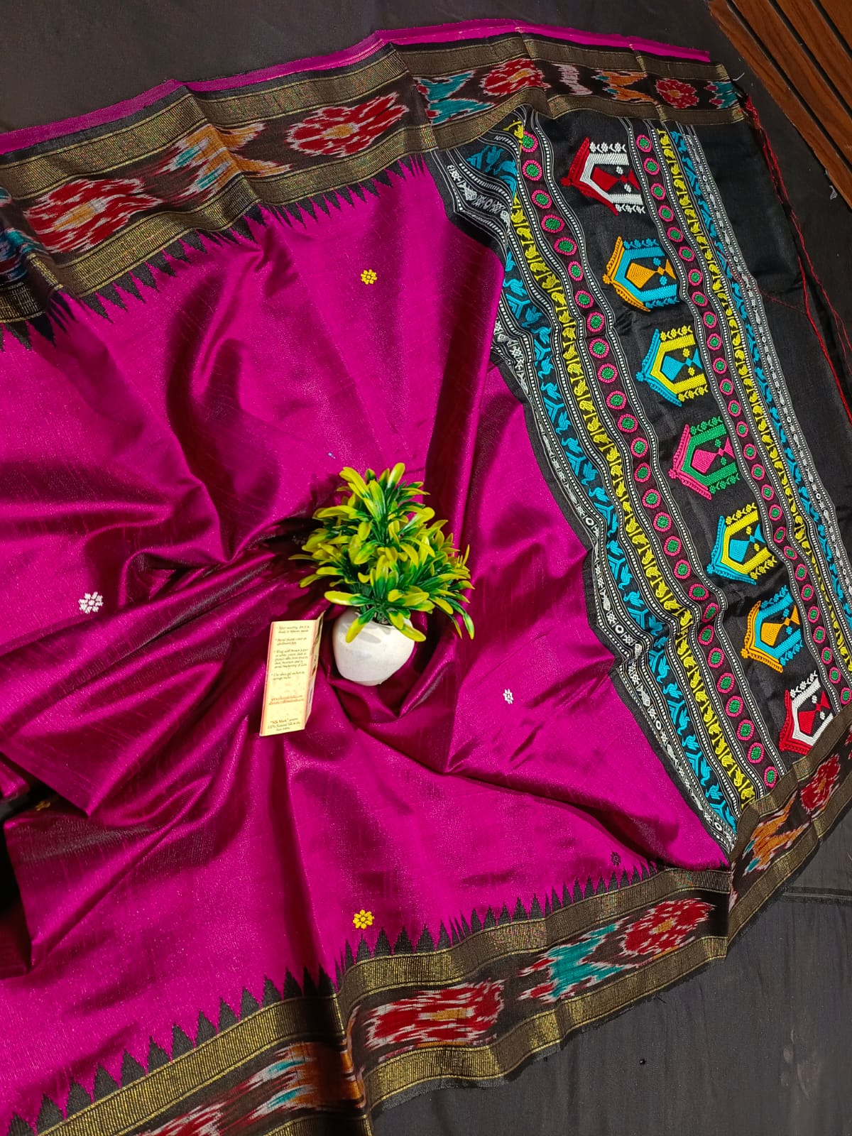 Chhattisgarh Handloom Pure Raw Silk Saree With Contrast Blouse Piece