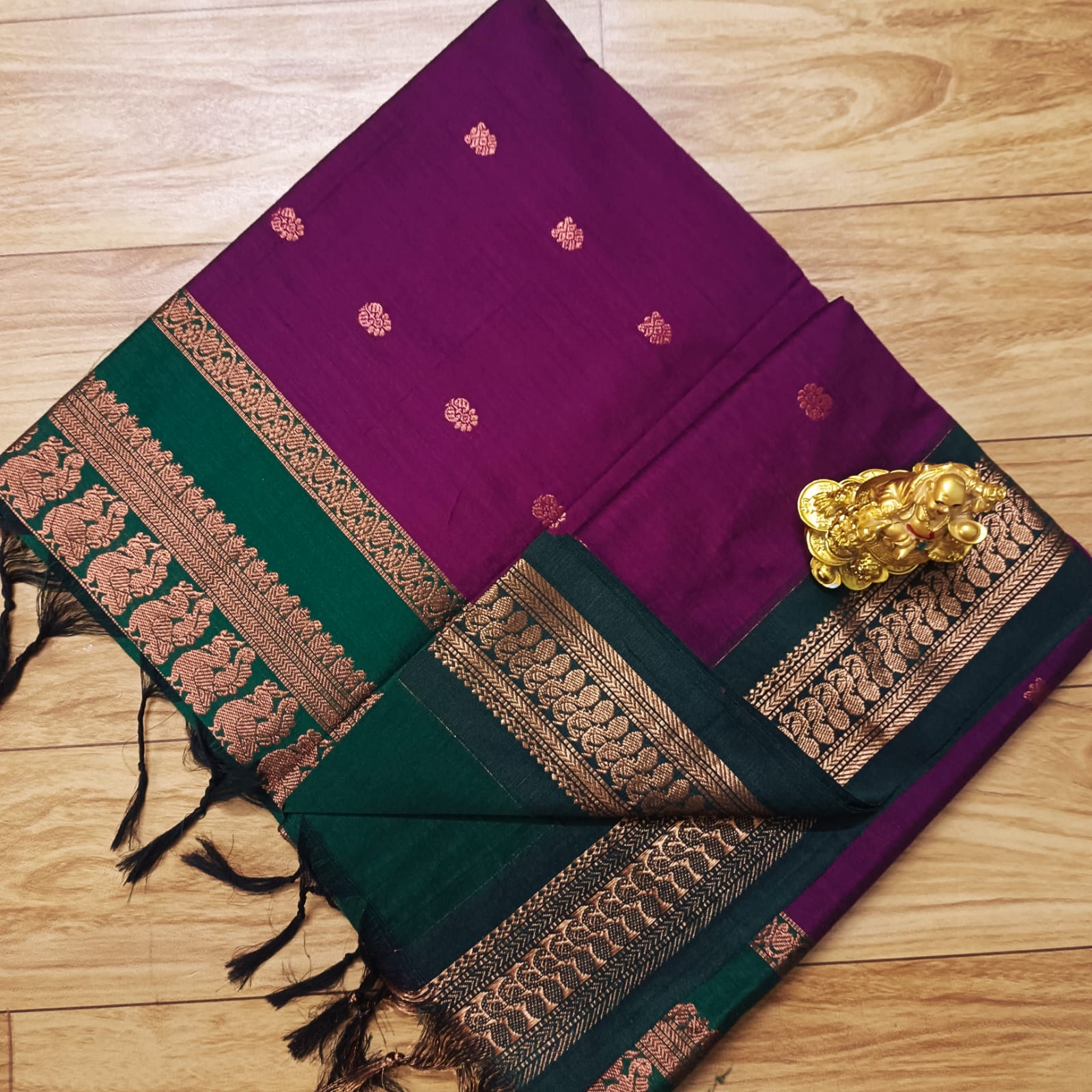 Elegant Deep Purple Gadwal Cotton Silk Saree With Contrast Blouse Piece
