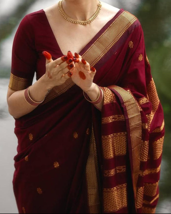 Gadwal Style Kalyani Cotton Saree With Contrast Blouse Piece