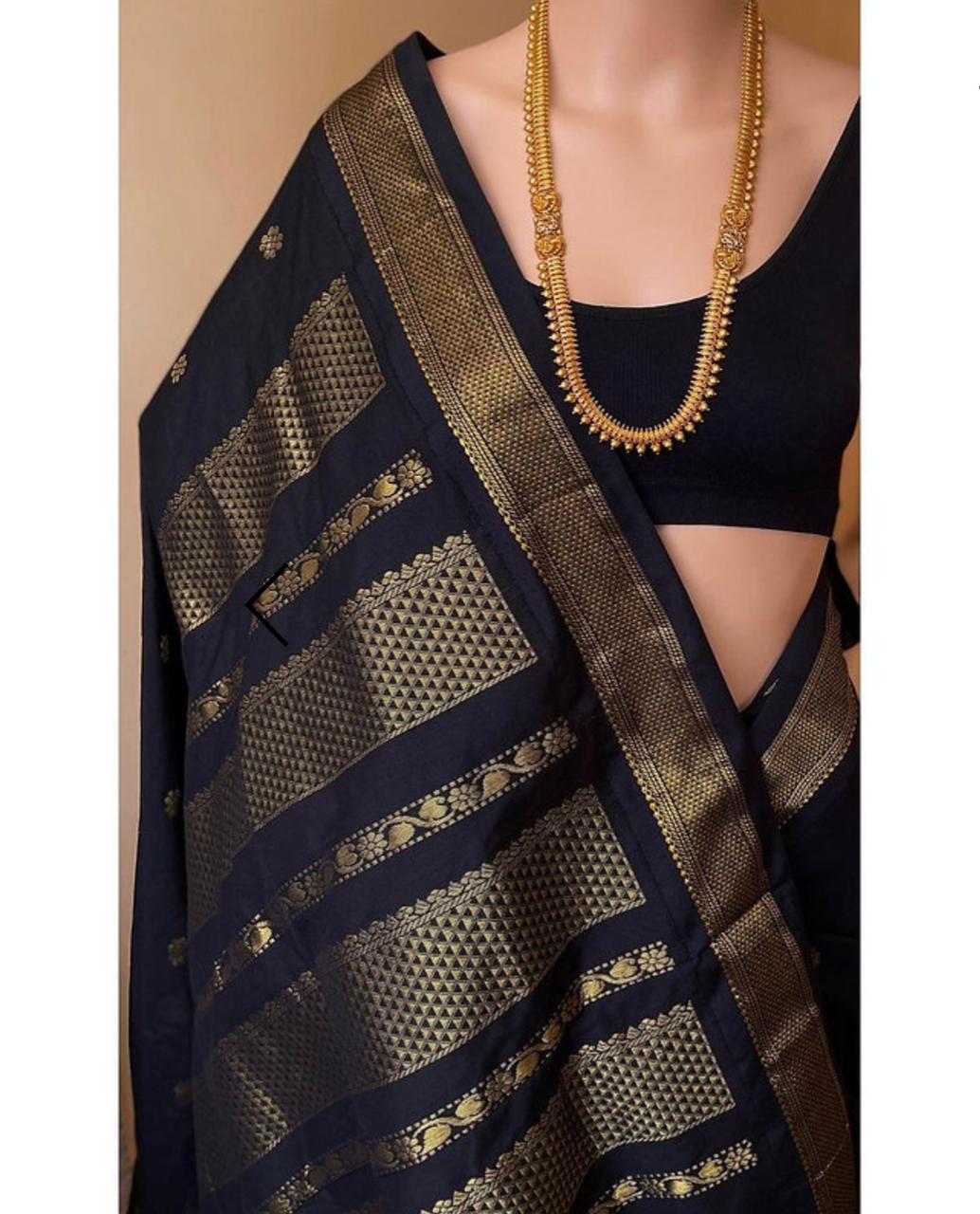 Gadwal Style Kalyani Cotton Saree With Contrast Blouse Piece