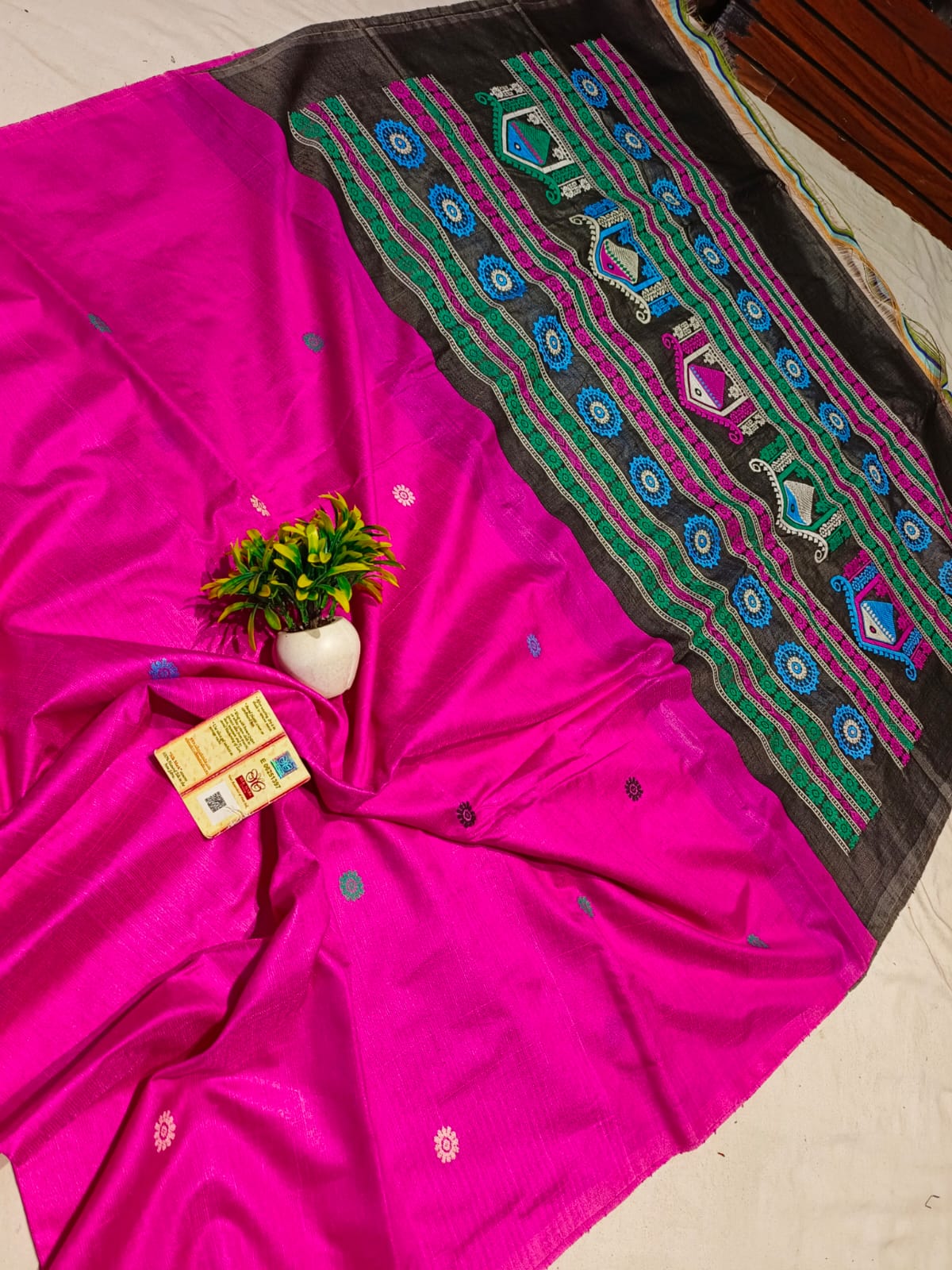 Pure Raw Silk Chhattisgarh Handloom Dolabedi Pallu Saree With Contrast Blouse Piece