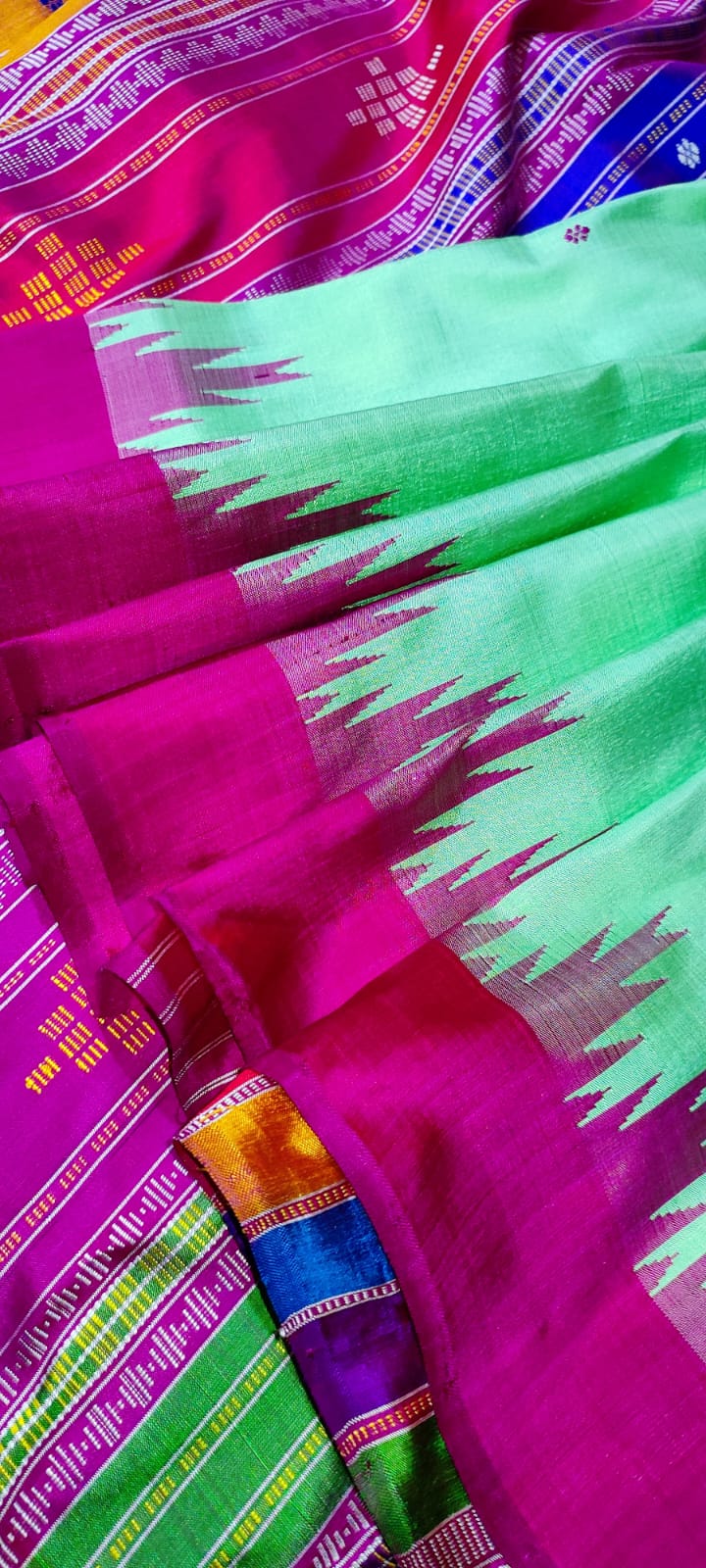Pastel Green With Vibrant Magenta Berhampuri Double Pallu Silk Saree