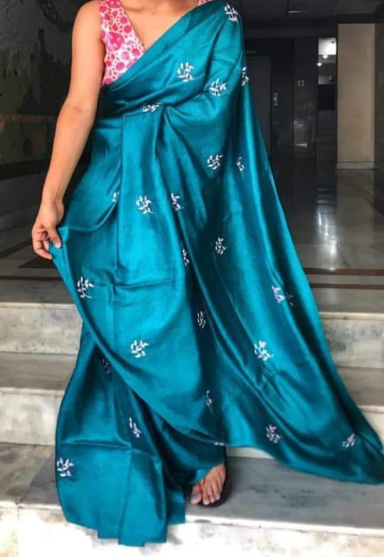 Blue Handwoven Pure Tussar Silk Saree With Contrast Blouse Piece