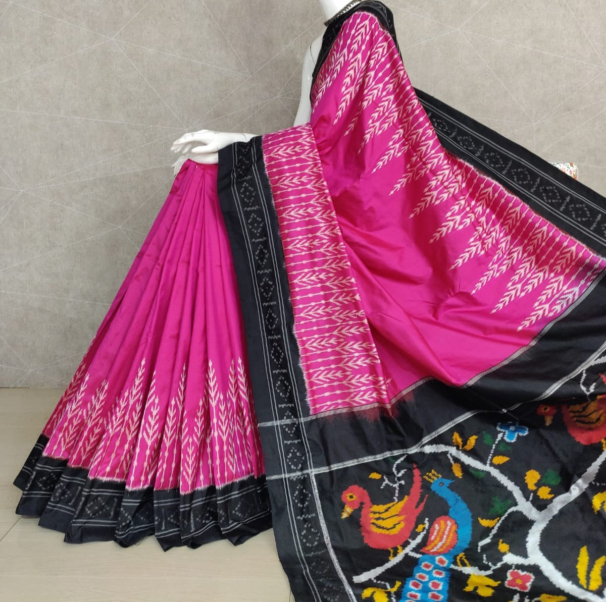 Pink Color Special Patola Ikkat Silk Pattu Saree