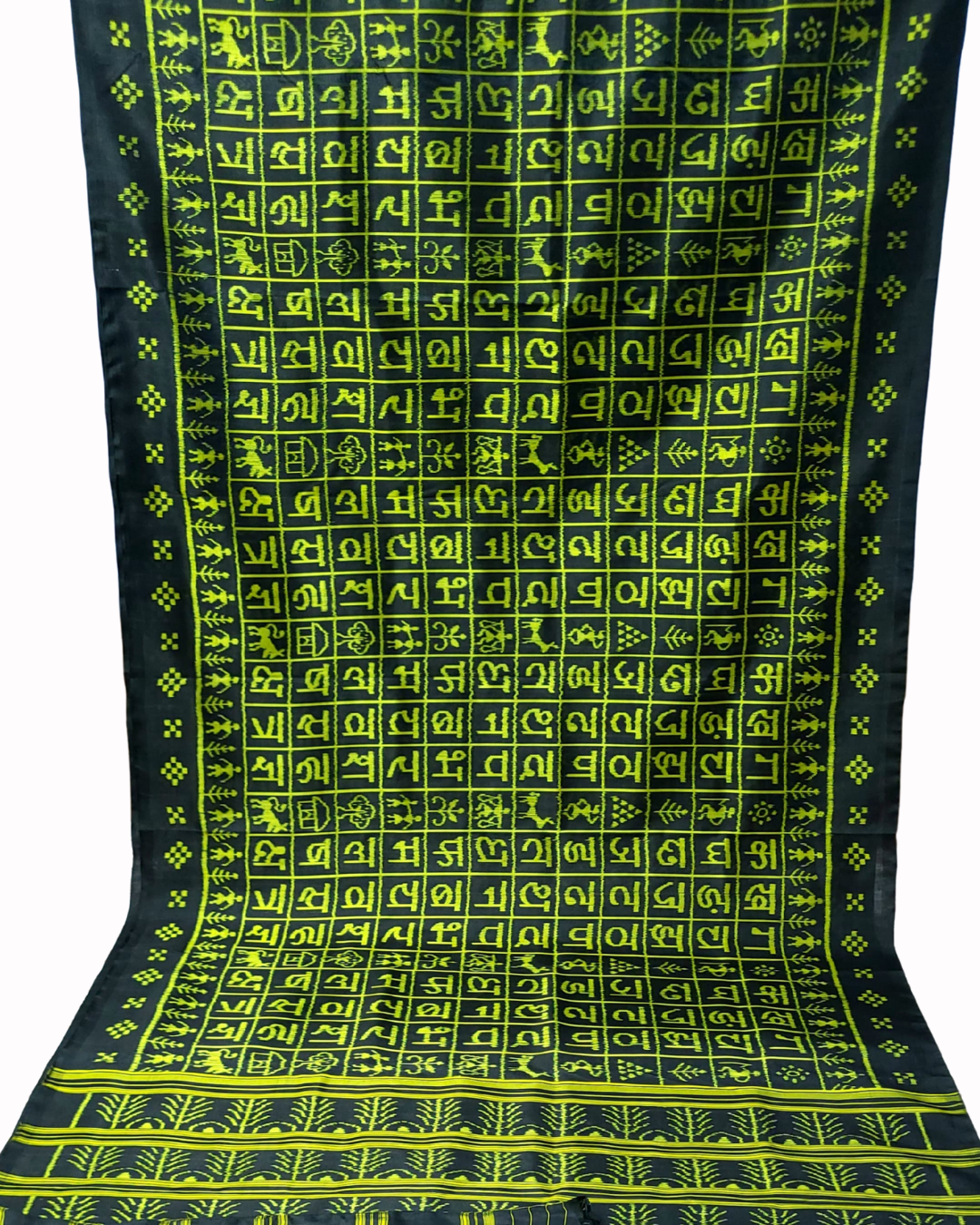 Handloom-Made Khandua Mulberry Silk (Patta) Saree