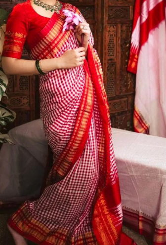 Karnataka Ilkal Small Checks Saree with Chikki Paras Border & Semi-Silk Pallu