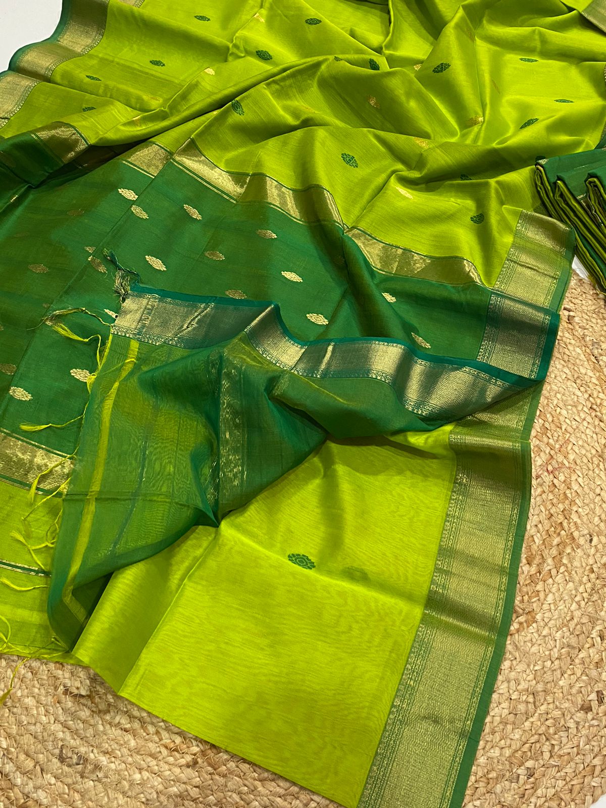 Green Color Maheshwari Handloom Silk Cotton Saree