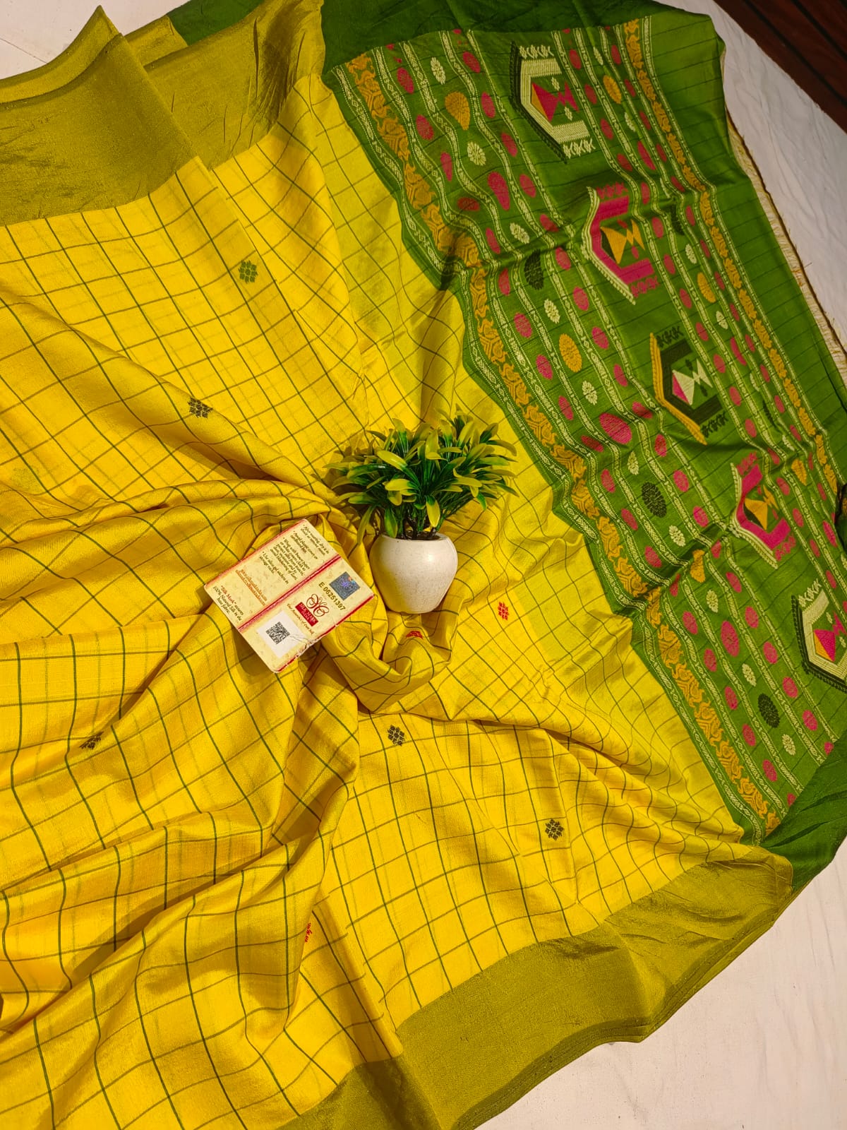 Pure Raw Silk Chhattisgarh Handloom Dolabedi Pallu Saree With Contrast Blouse Piece