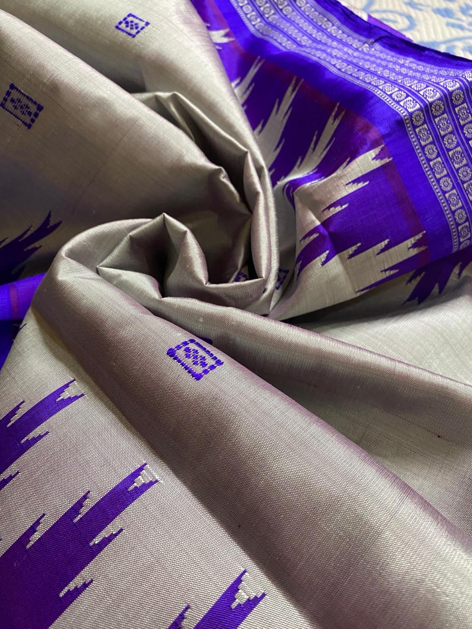 Dual-Tone Grey & Blue Berhampuri Silk Saree With Contrast Blouse Piece