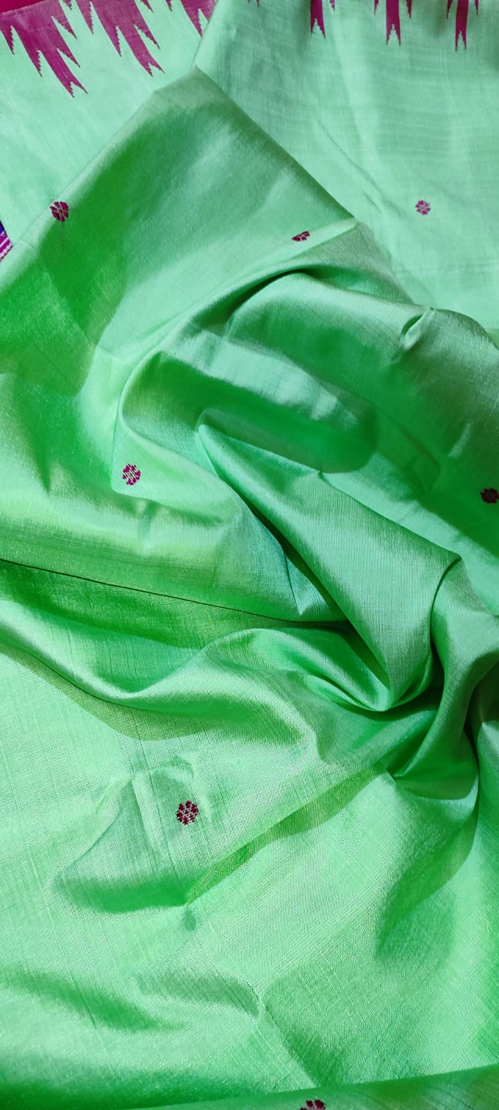 Pastel Green With Vibrant Magenta Berhampuri Double Pallu Silk Saree