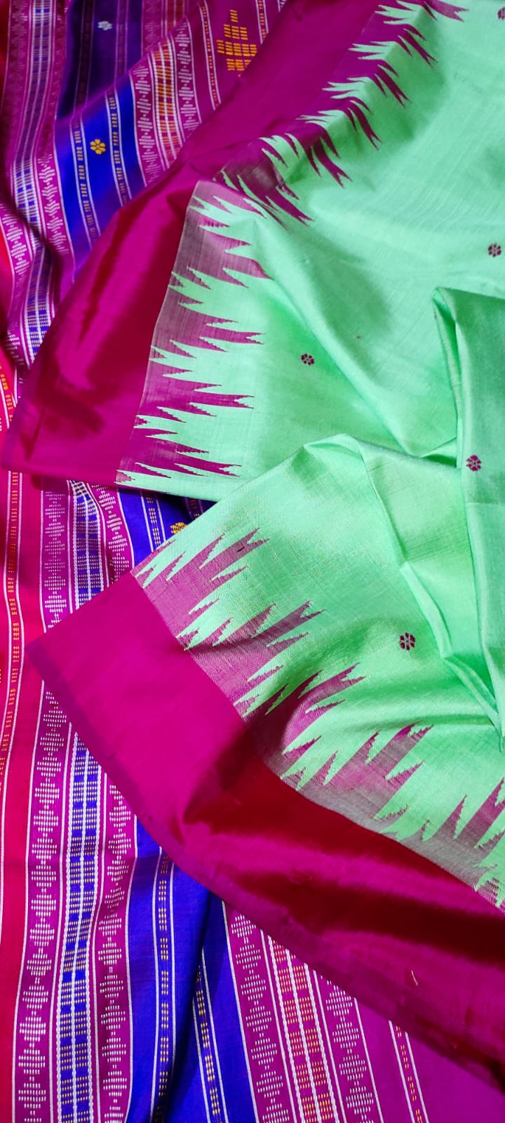 Pastel Green With Vibrant Magenta Berhampuri Double Pallu Silk Saree