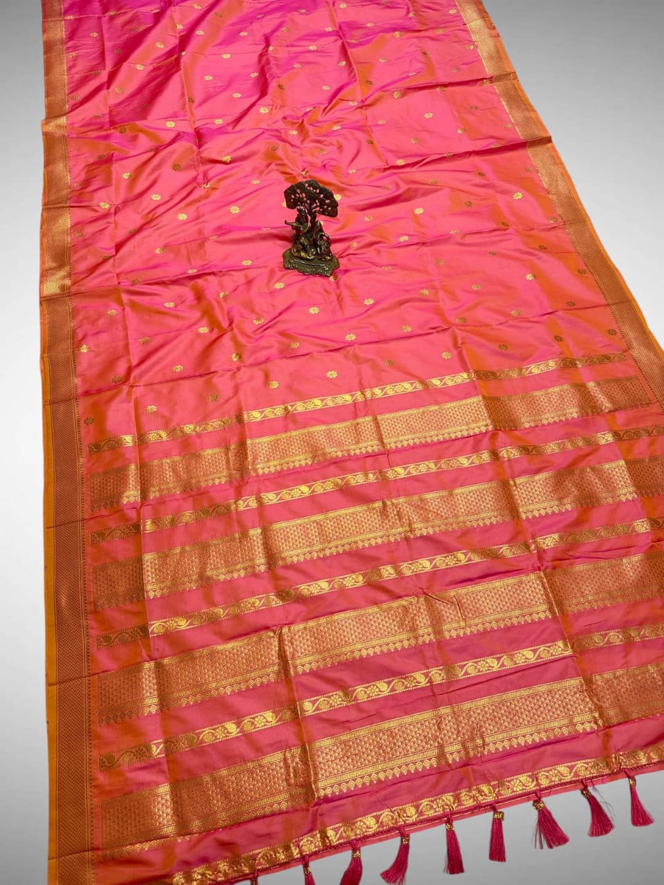Bright Pink Kalyanipattu Silk Saree