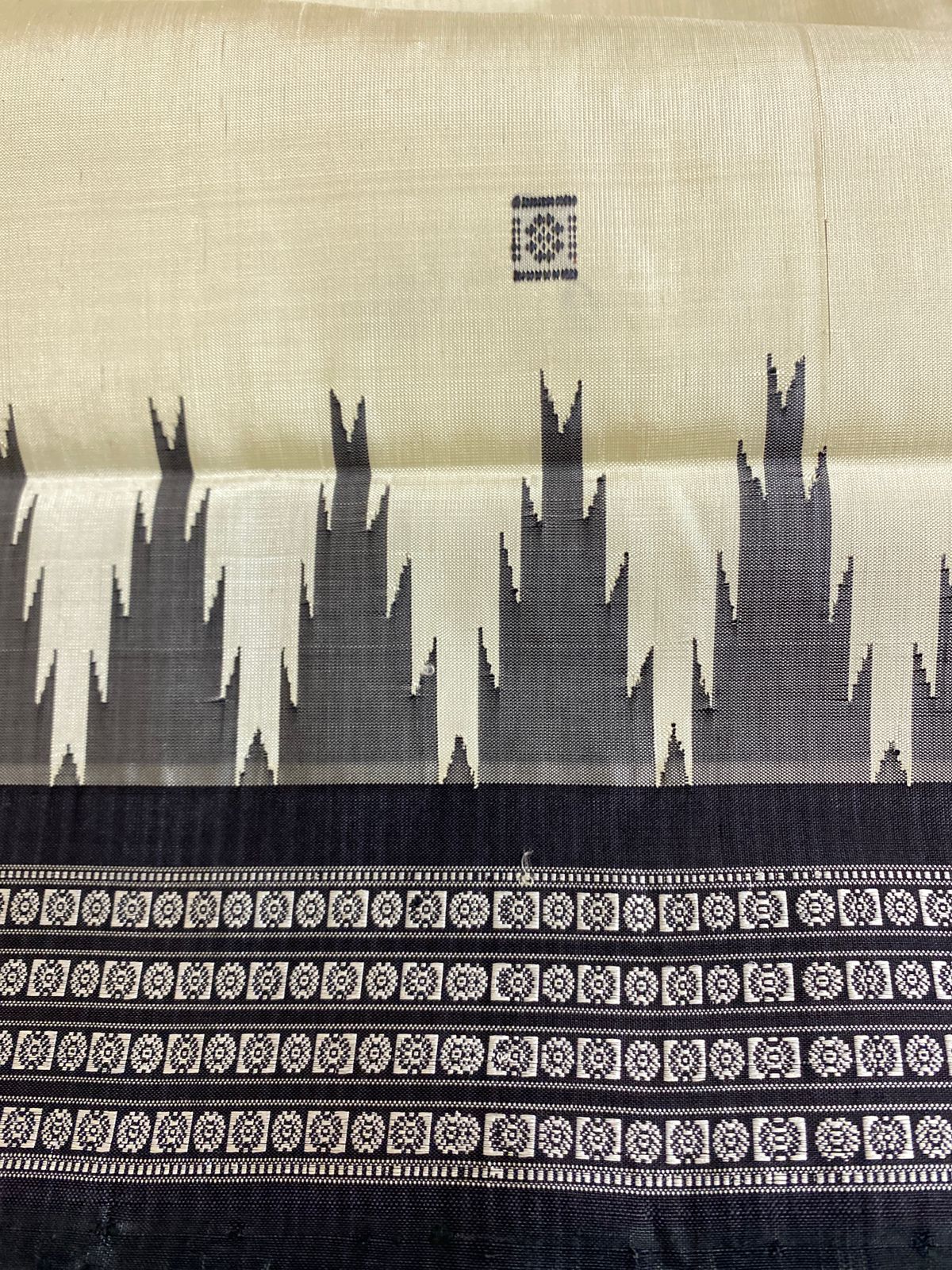 Milky White Ganga Jamuna Border Berhampuri Double Aanchal Saree