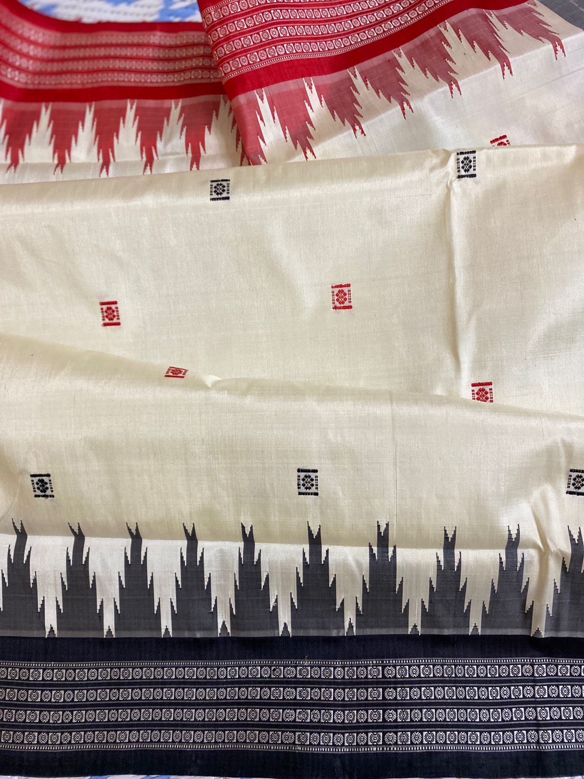 Milky White Ganga Jamuna Border Berhampuri Double Aanchal Saree