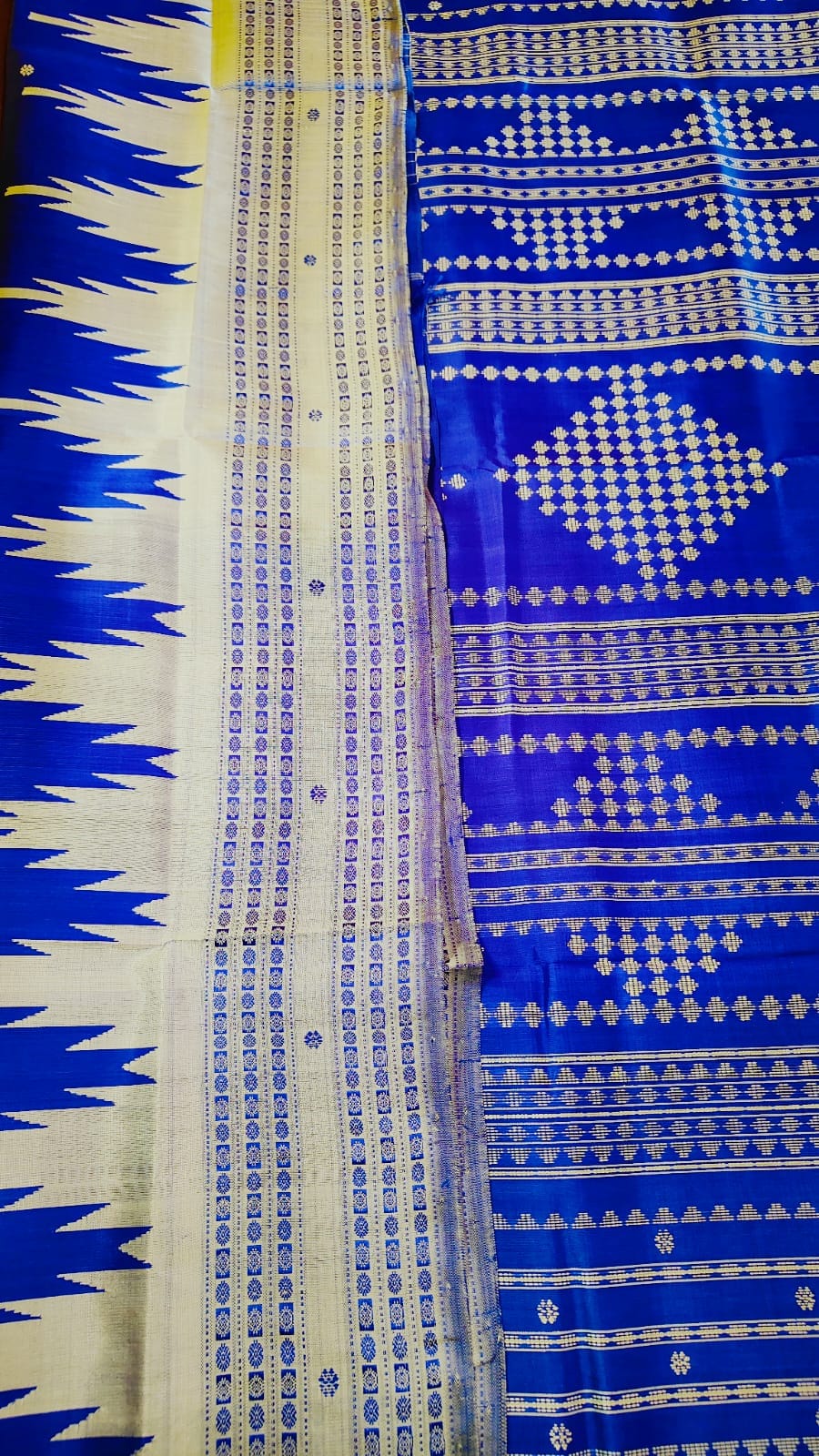 Authentic Odisha Handloom Blue Silk Saree – With Phodakumbha Border & White-Color Handwoven Thread Work