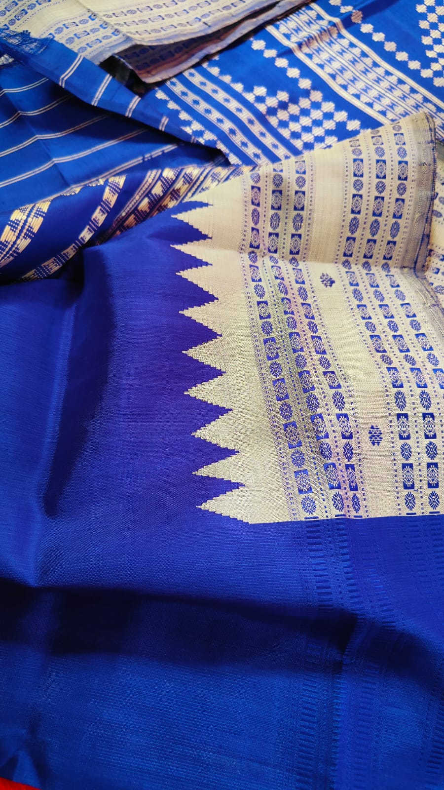 Authentic Odisha Handloom Blue Silk Saree – With Phodakumbha Border & White-Color Handwoven Thread Work