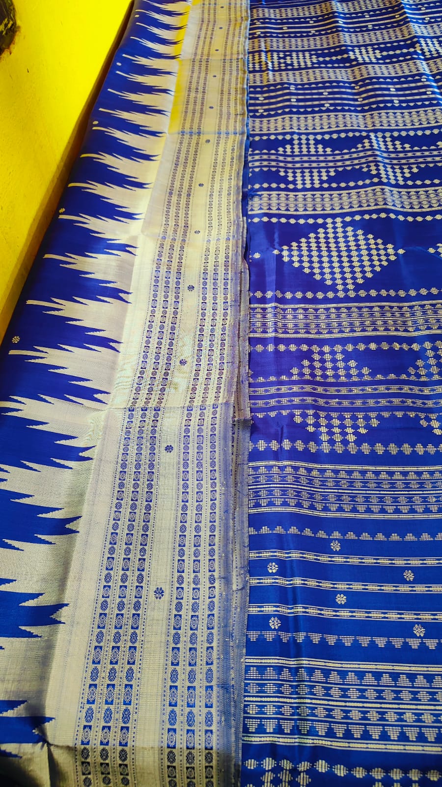 Authentic Odisha Handloom Blue Silk Saree – With Phodakumbha Border & White-Color Handwoven Thread Work