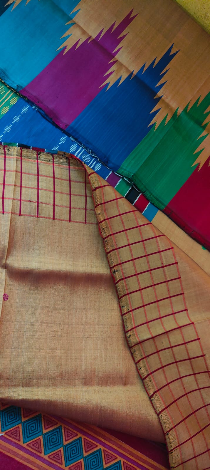 Exclusive Multicolour Phodakumbha Border Berhampuri Silk Saree
