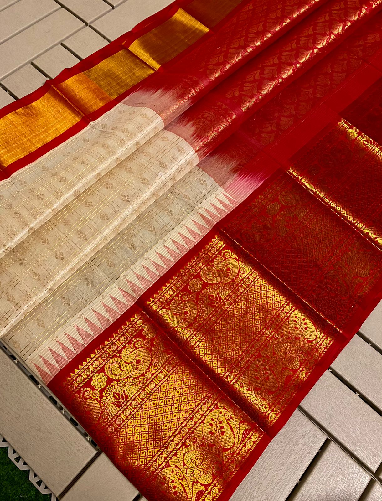 Classic Red & Cream Kanchi Kuppadam Pure Pattu Hadloom Saree