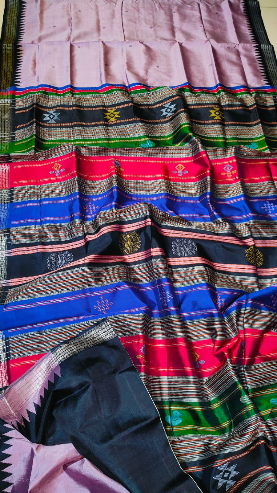 Stunning Mauve Color Authentic Handloom Barampuri Patta Silk Saree