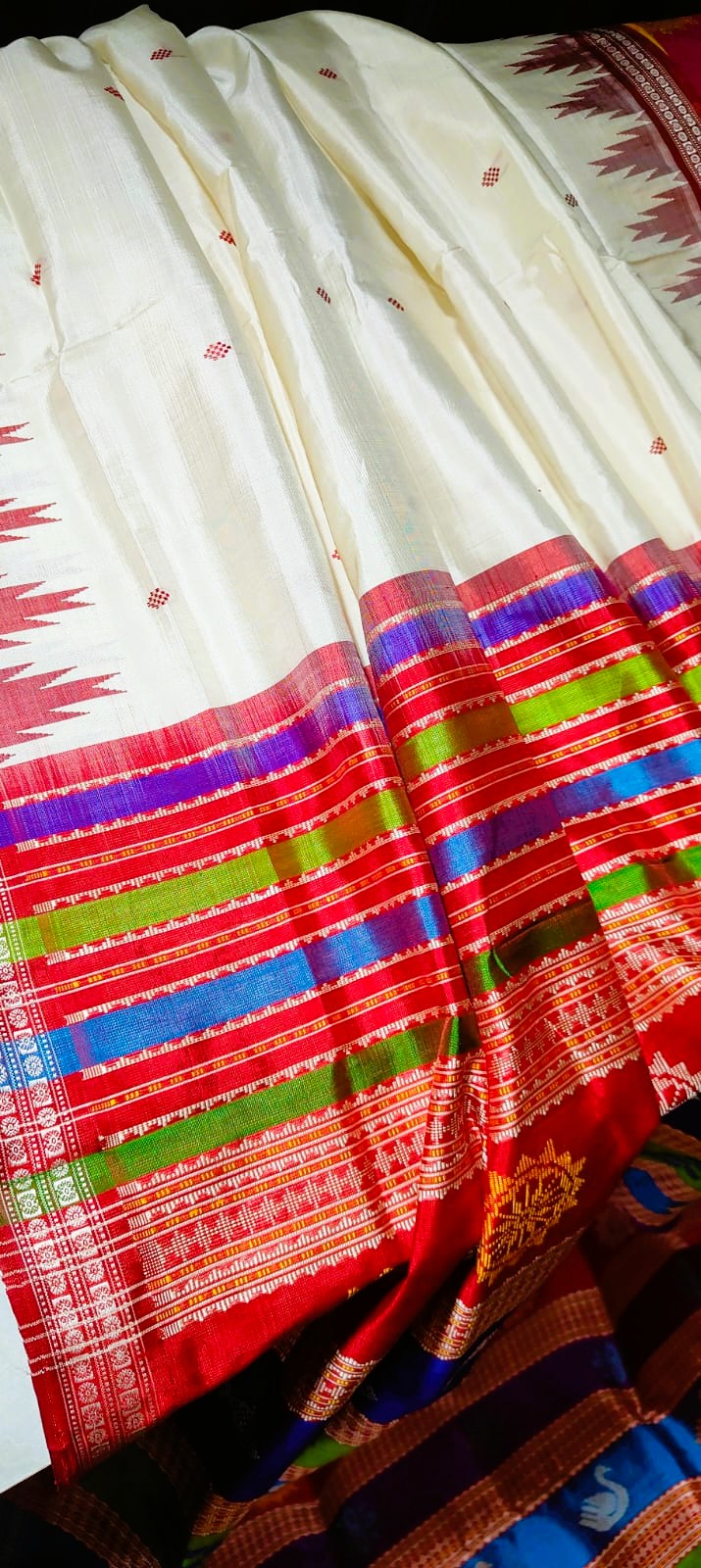 White Berhampuri Patta Silk Saree - Handloom Bridal Wear from Odisha
