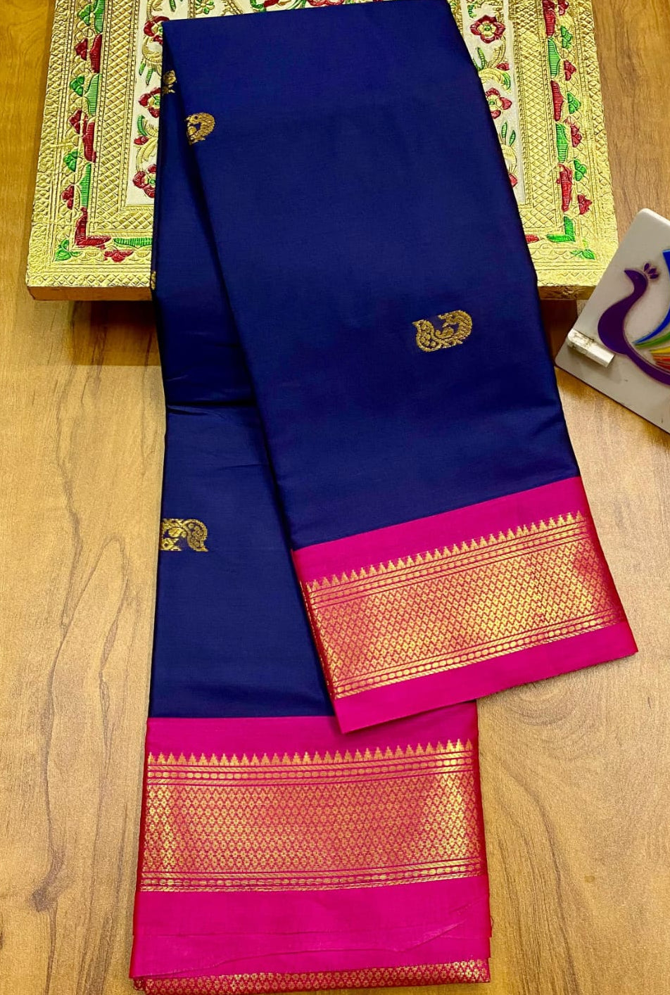 Soft Silk Kadiyal Paithani Saree with All-Over Butta & Gonda Pallu