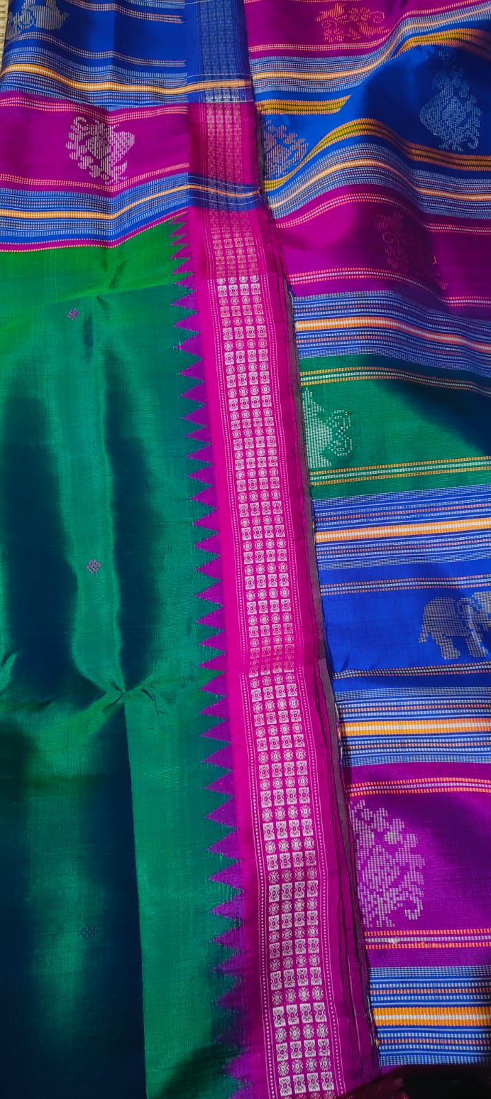 Berhampuri Patta Pure Silk Saree With Contrast Blouse Piece