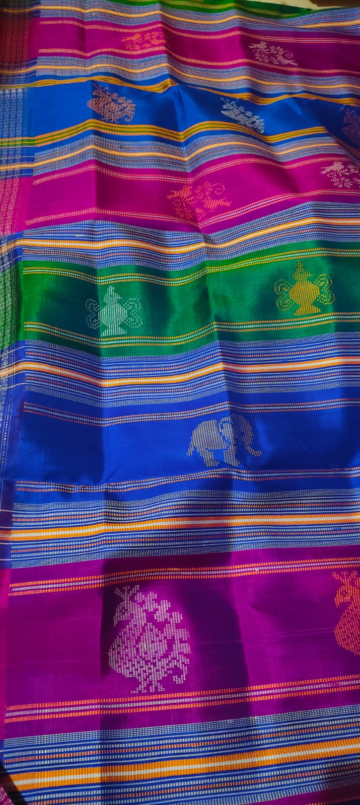 Berhampuri Patta Pure Silk Saree With Contrast Blouse Piece