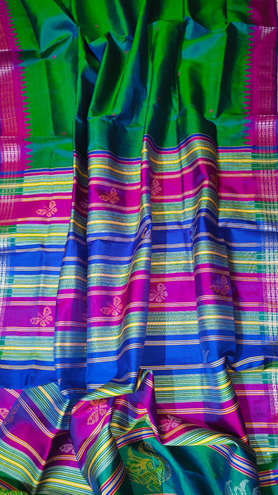 Berhampuri Patta Pure Silk Saree With Contrast Blouse Piece