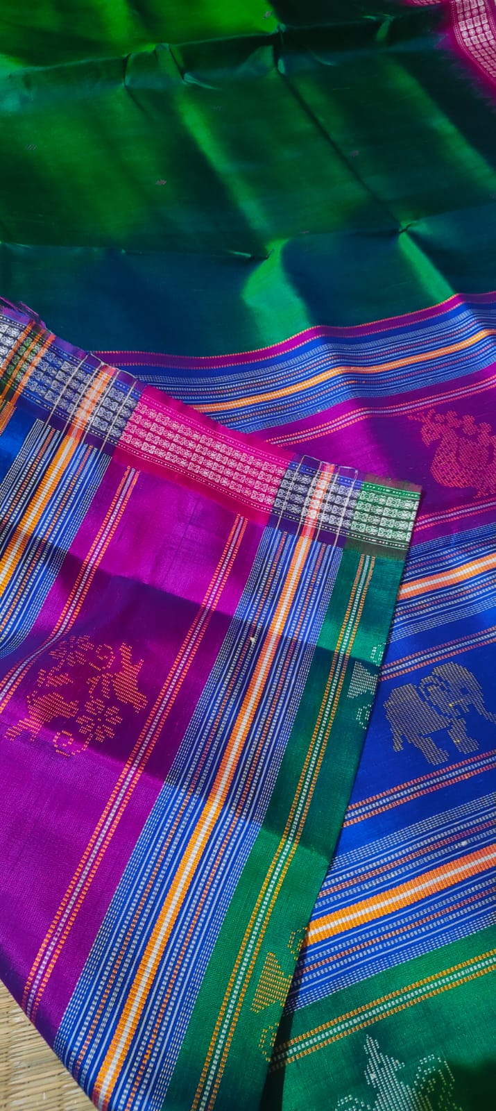 Berhampuri Patta Pure Silk Saree With Contrast Blouse Piece