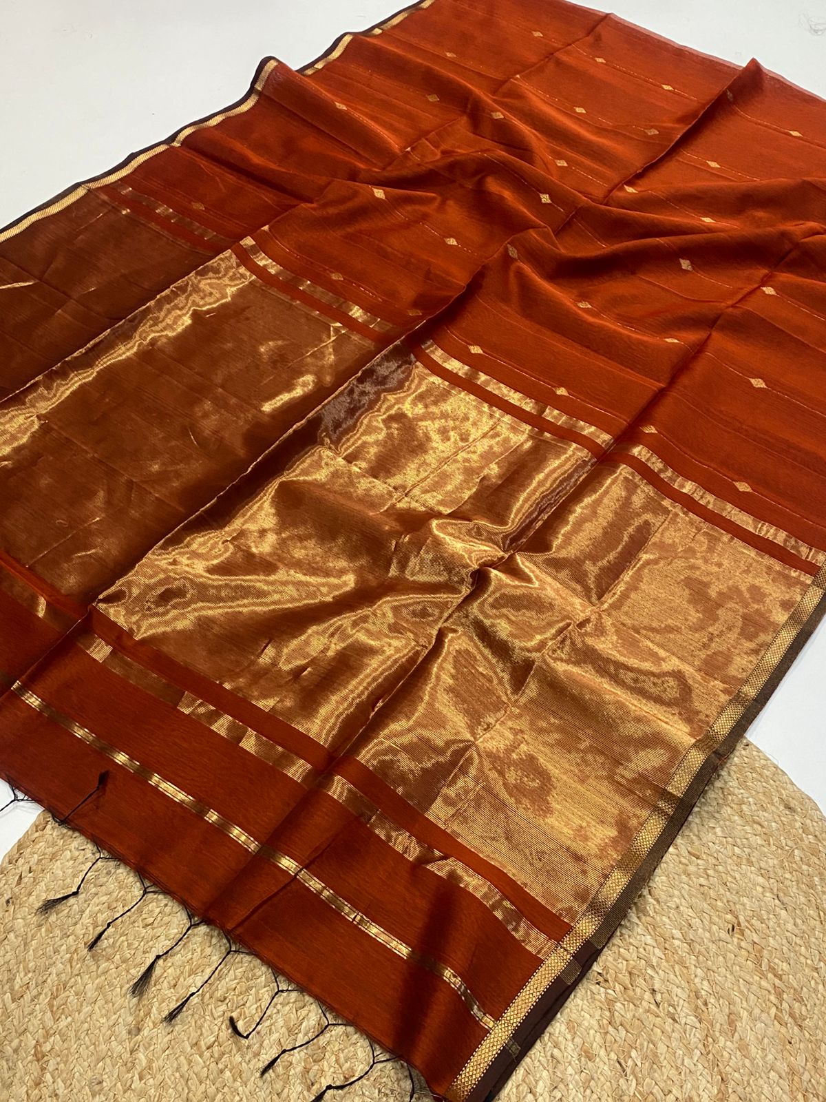 Trending Dual Tone Maheshwari Silk Authentic Handloom Saree