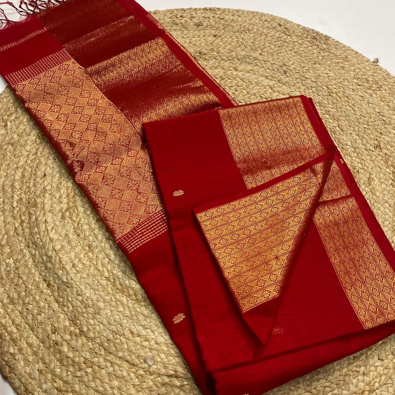 Authentic Maheshwari Handloom Saree with Rich Weaving & Diamond Pallu