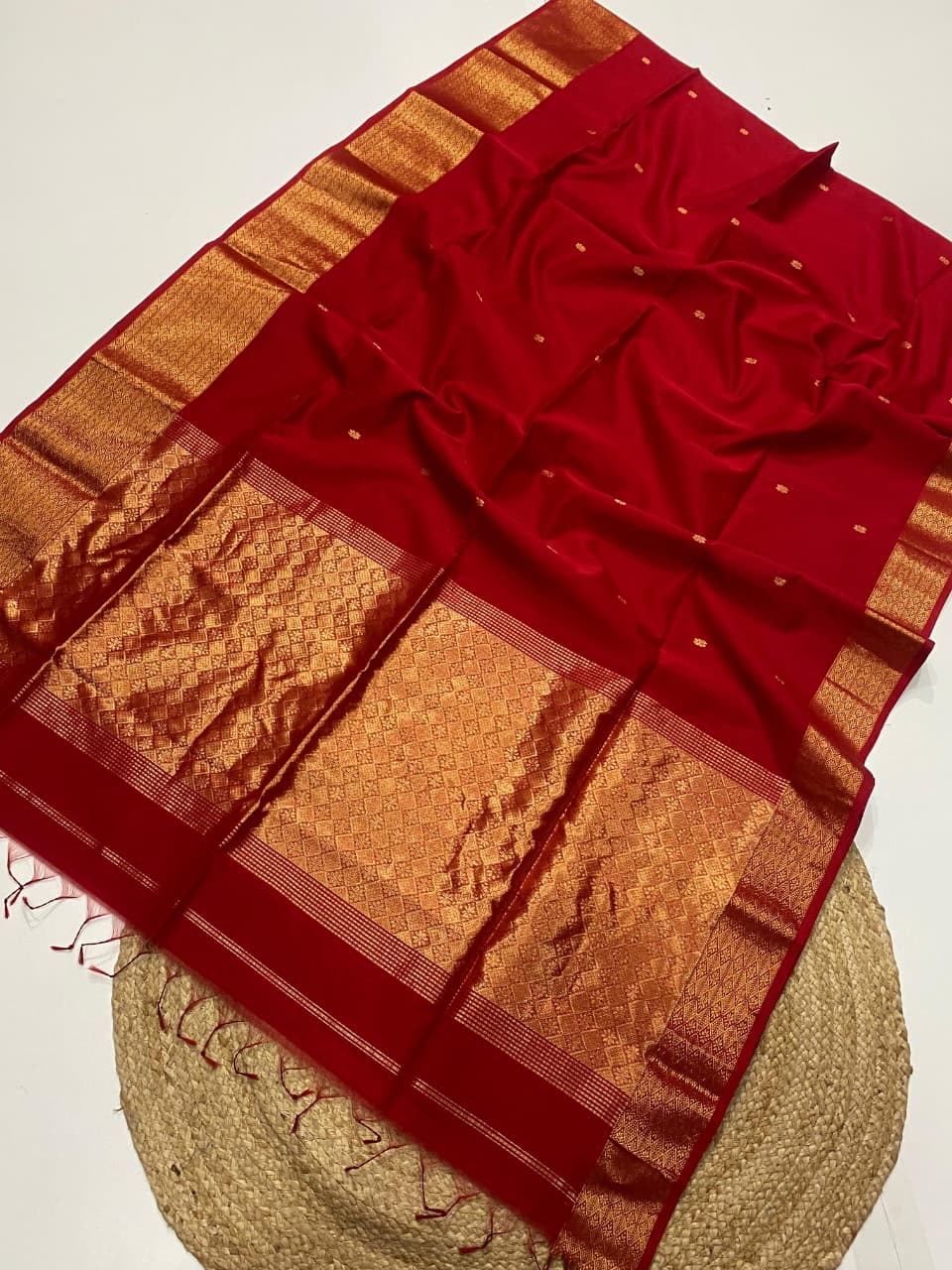 Authentic Maheshwari Handloom Saree with Rich Weaving & Diamond Pallu