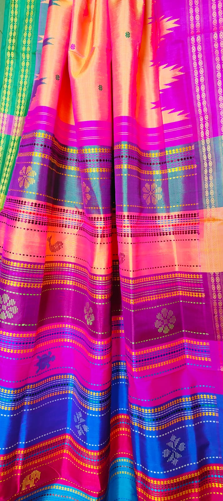 Stunning Dual-shade Berhampuri Double Pallu Silk Saree Featuring Ganga Jamuna Border