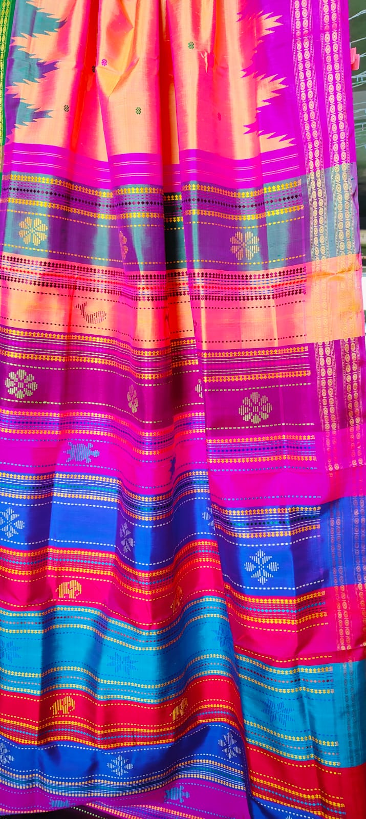 Stunning Dual-shade Berhampuri Double Pallu Silk Saree Featuring Ganga Jamuna Border