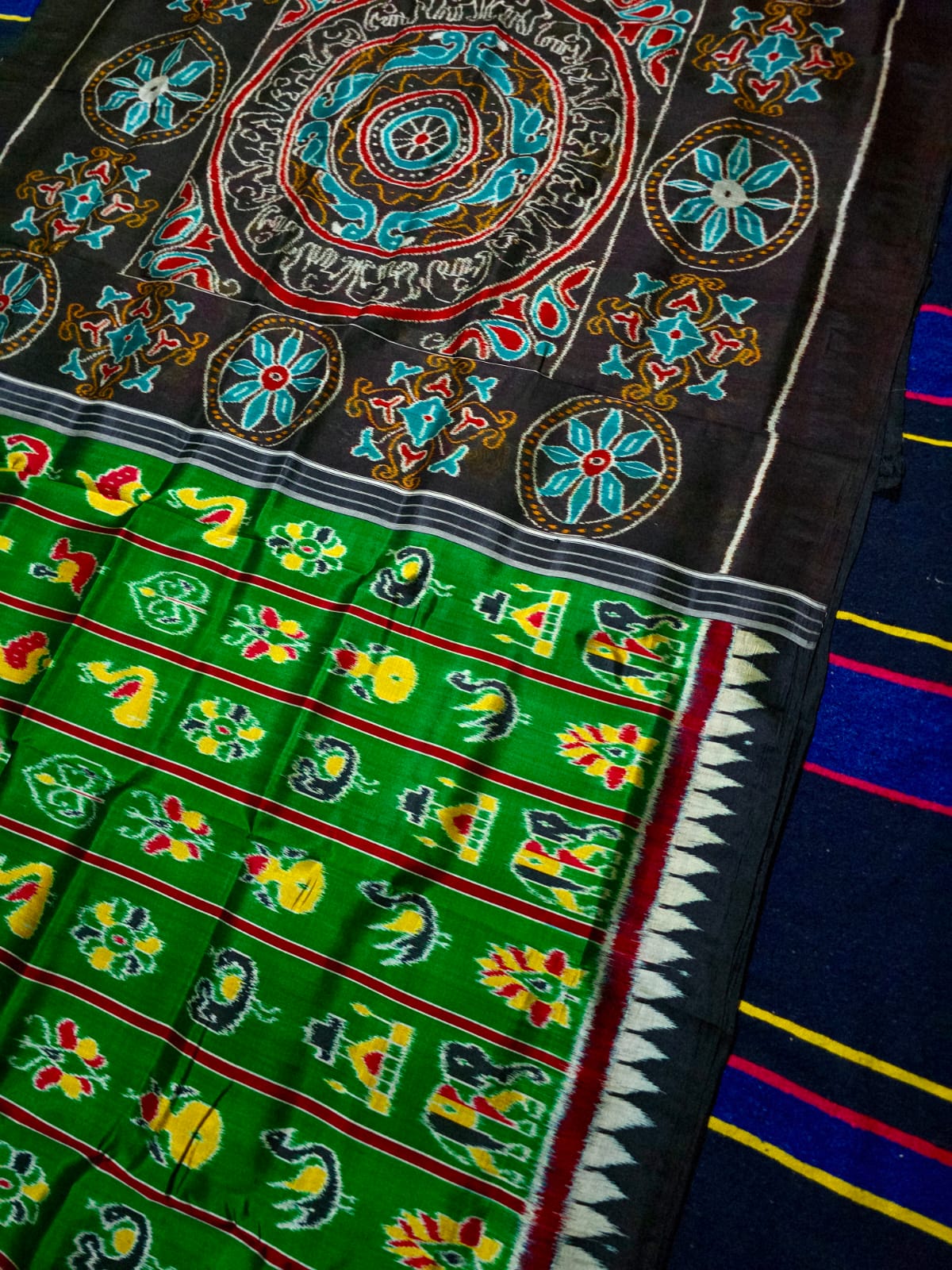 Nabakoti Khandua Silk Saree | Green Body Black Pallu | 4 Ply Mulberry Silk