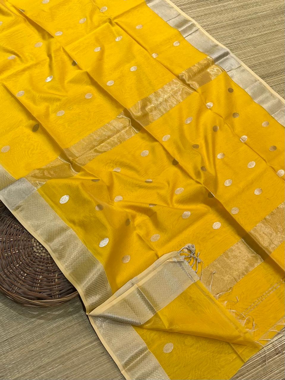 Pure Maheshwari Handloom Golden Butti Work Saree