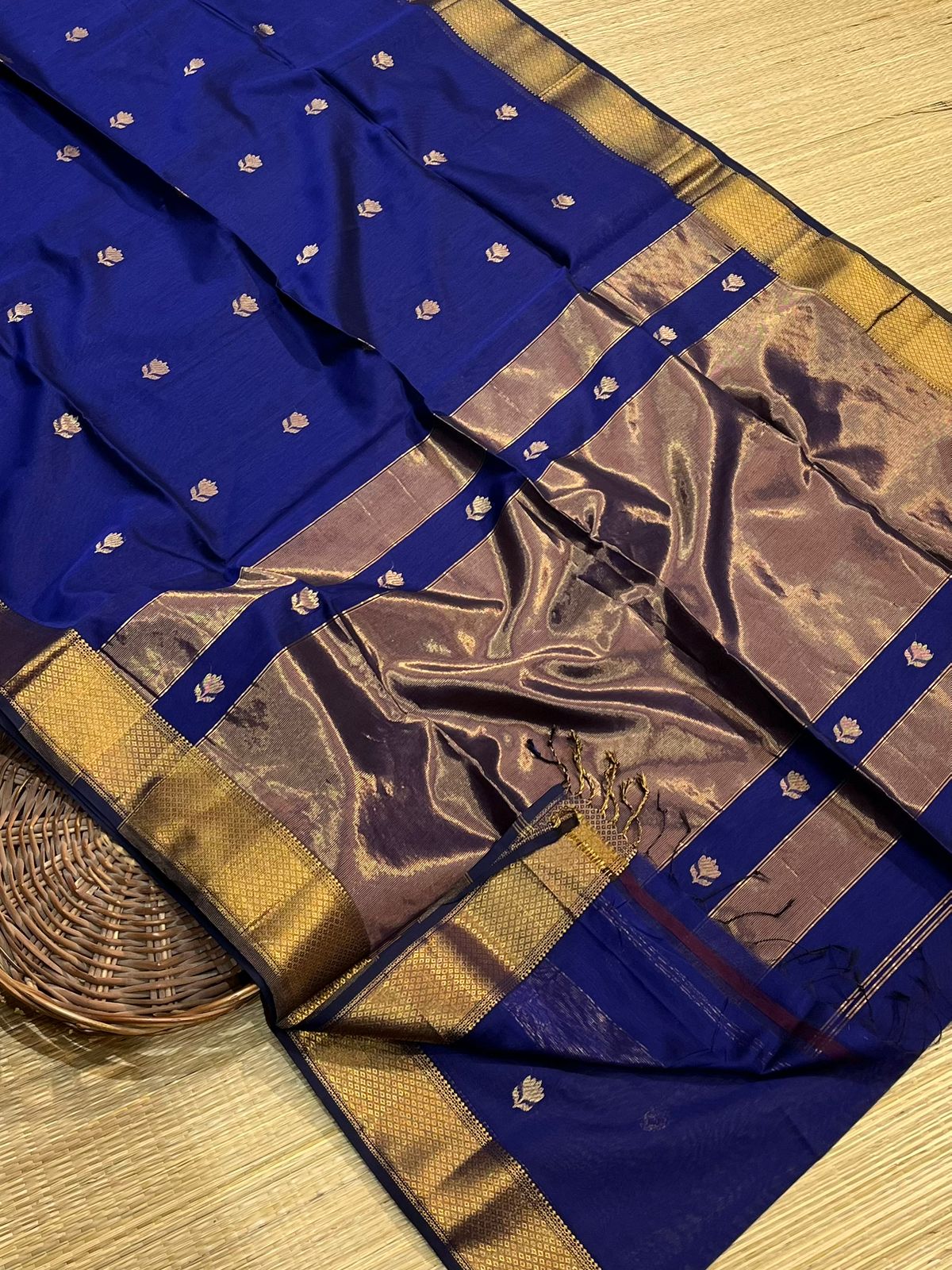 Authentic Maheshwari Handloom Saree with Lotus Buti