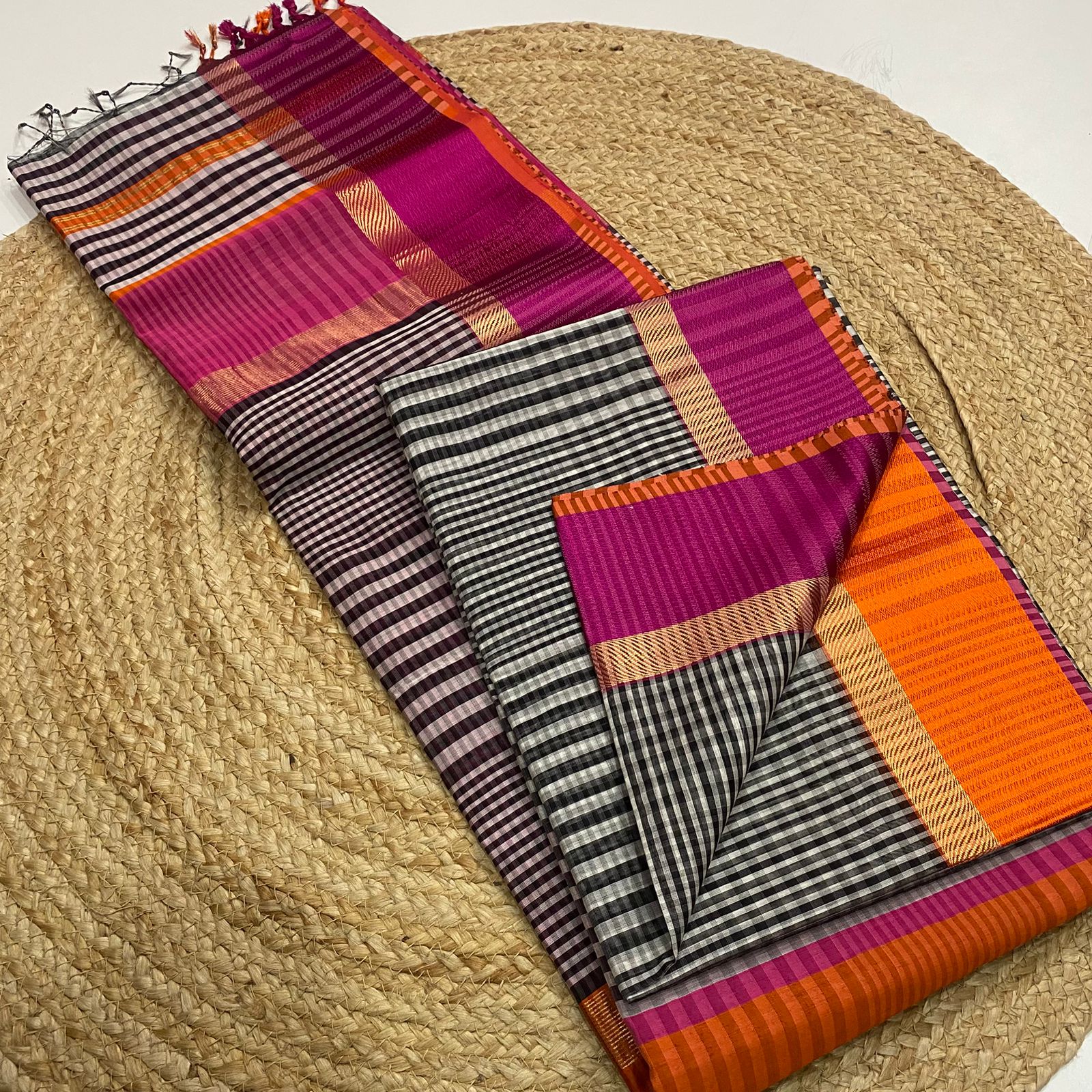 Maheshwari Handloom Resham Ganga Jamuna Border Check Saree