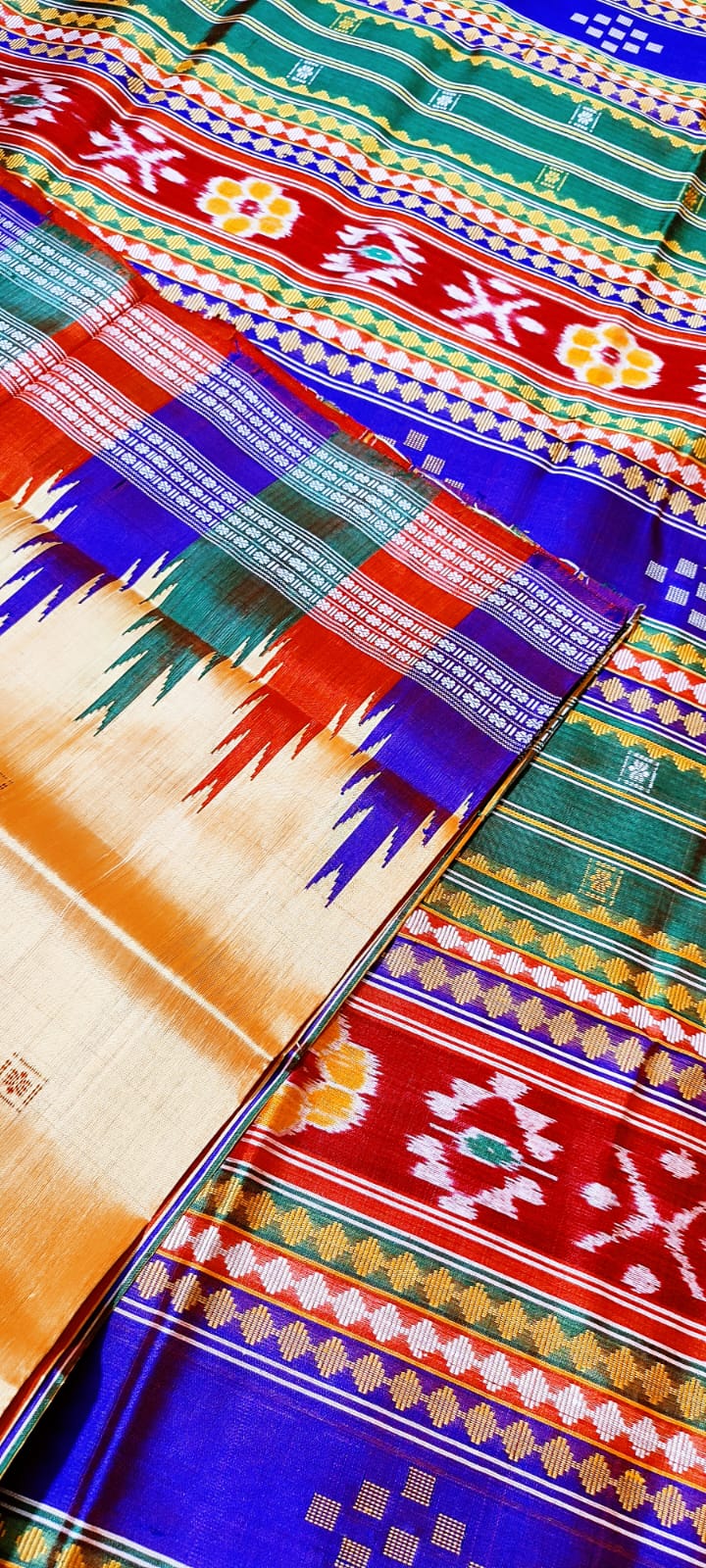 Handwoven Berhampuri Double Pallu Silk Saree – Pastel Peach with Multicolour Phoda Kumbha Border