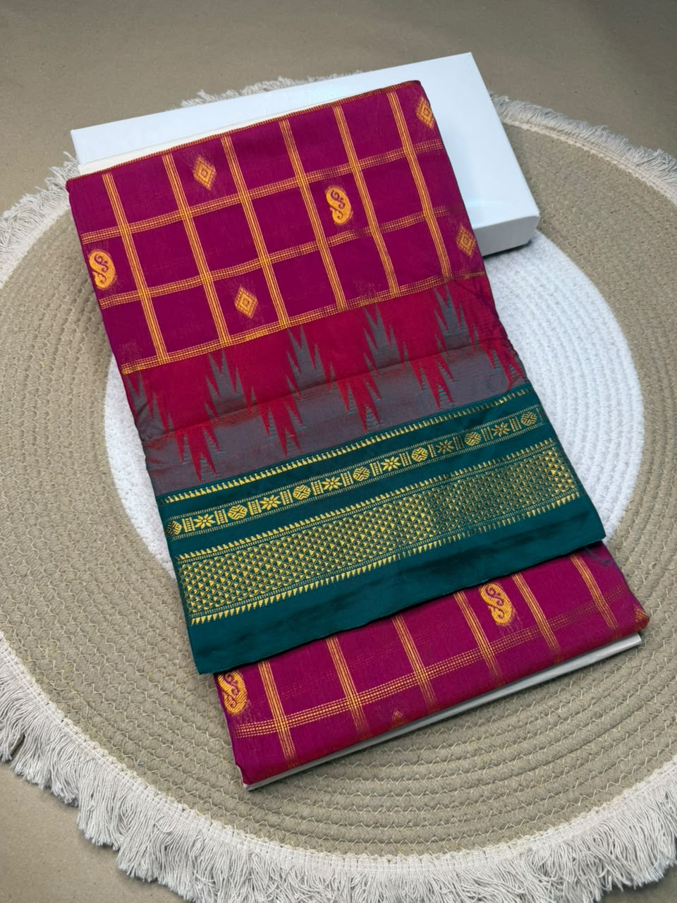 Karnataka Gadwal Silk & Mercerised Cotton Checks Butta Saree with Chikki Parasa Border & Tope Pallu