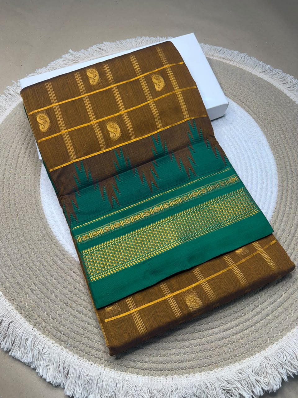 Karnataka Gadwal Silk & Mercerised Cotton Checks Butta Saree with Chikki Parasa Border & Tope Pallu