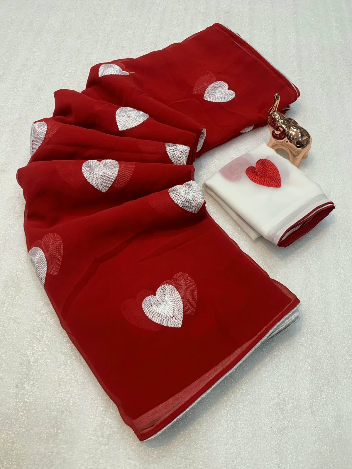 Heart Motif Georgette Saree with Gamthi Thread Work