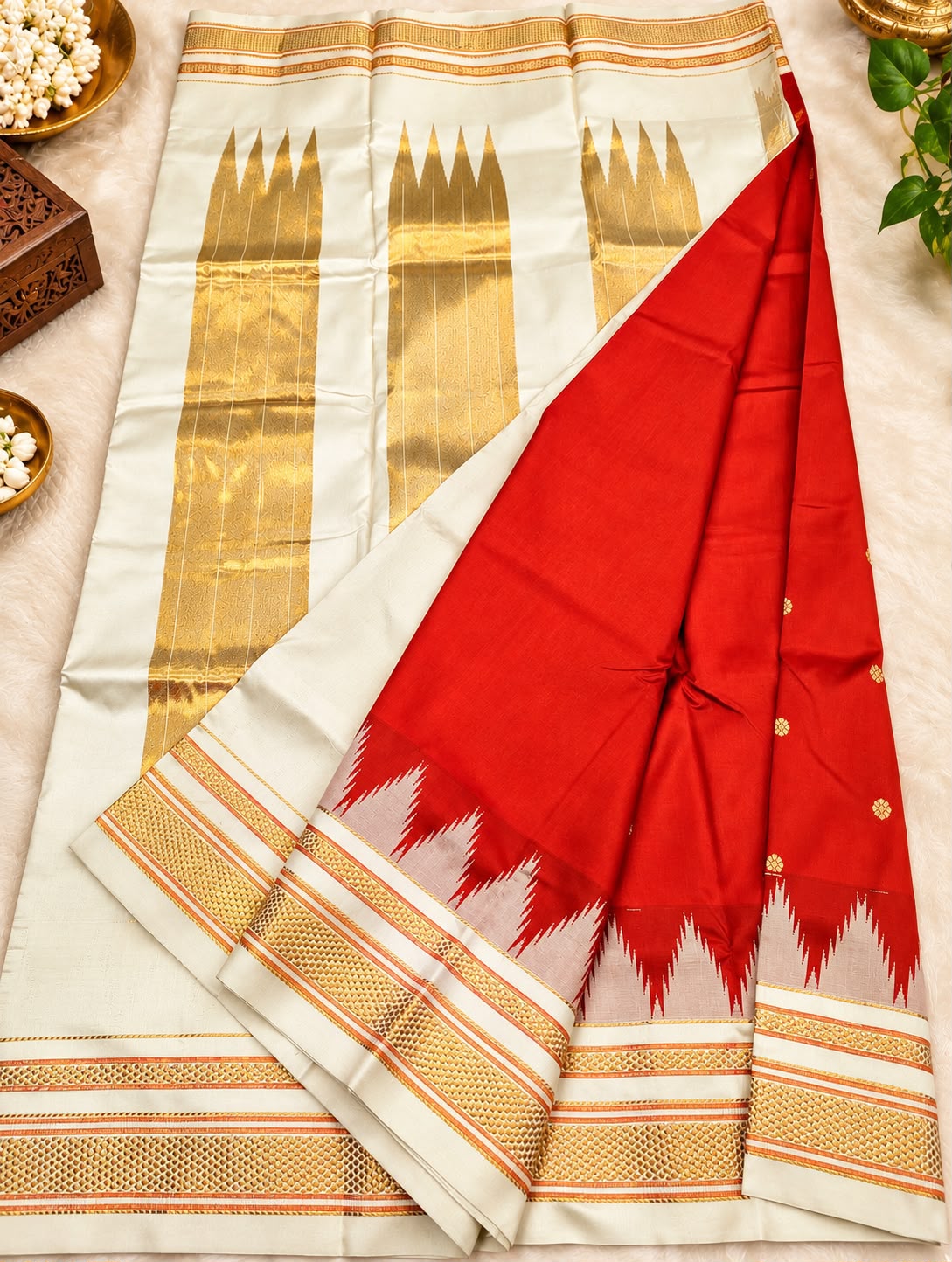 Ilkal-Style Temple Butta Semi-Silk Saree with Tope Zari Pallu