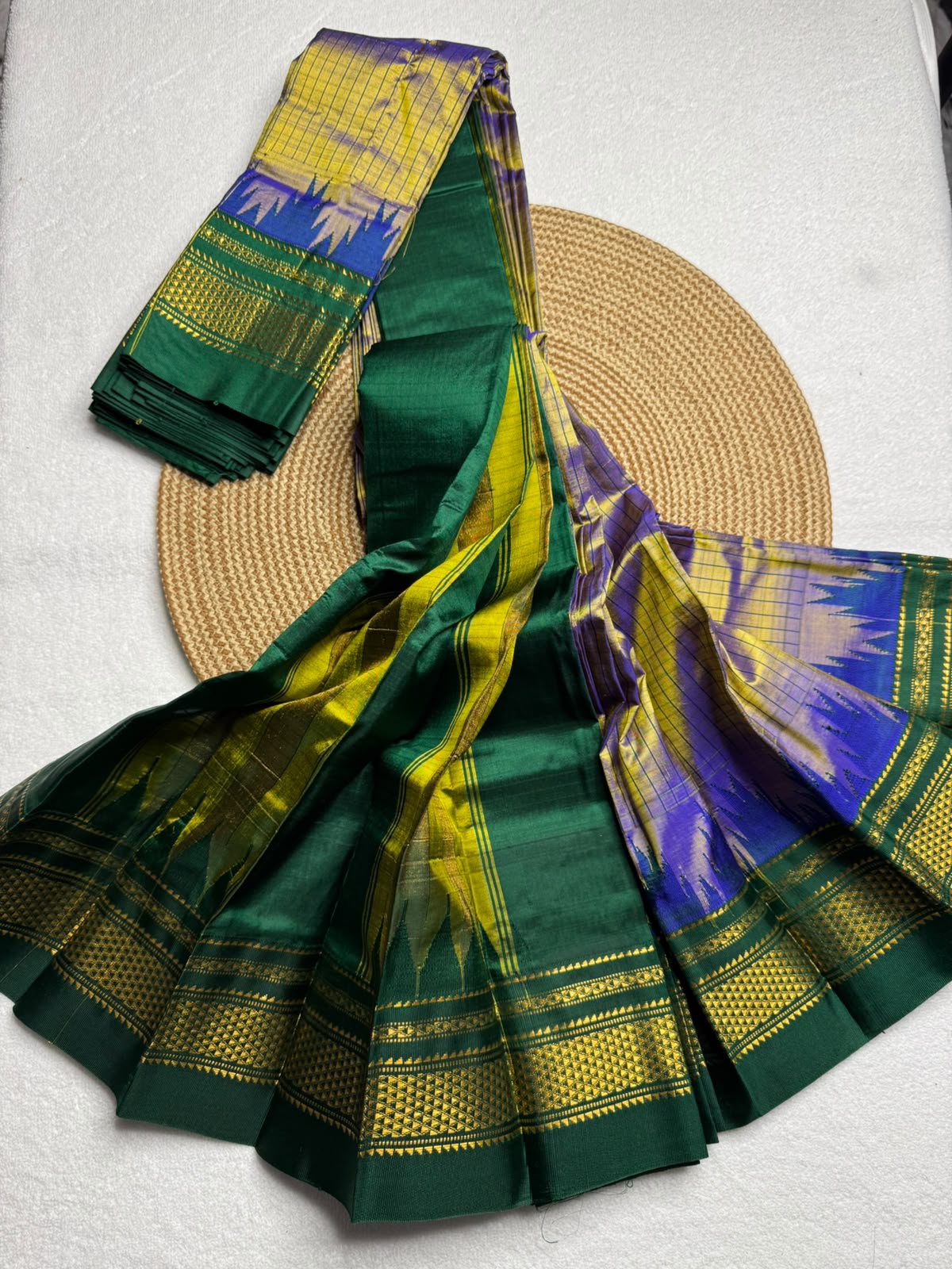 Karnataka Ilkal Pure Silk Handloom Saree with Small Kaddi Checks and Multi-Tope Silk Pallu