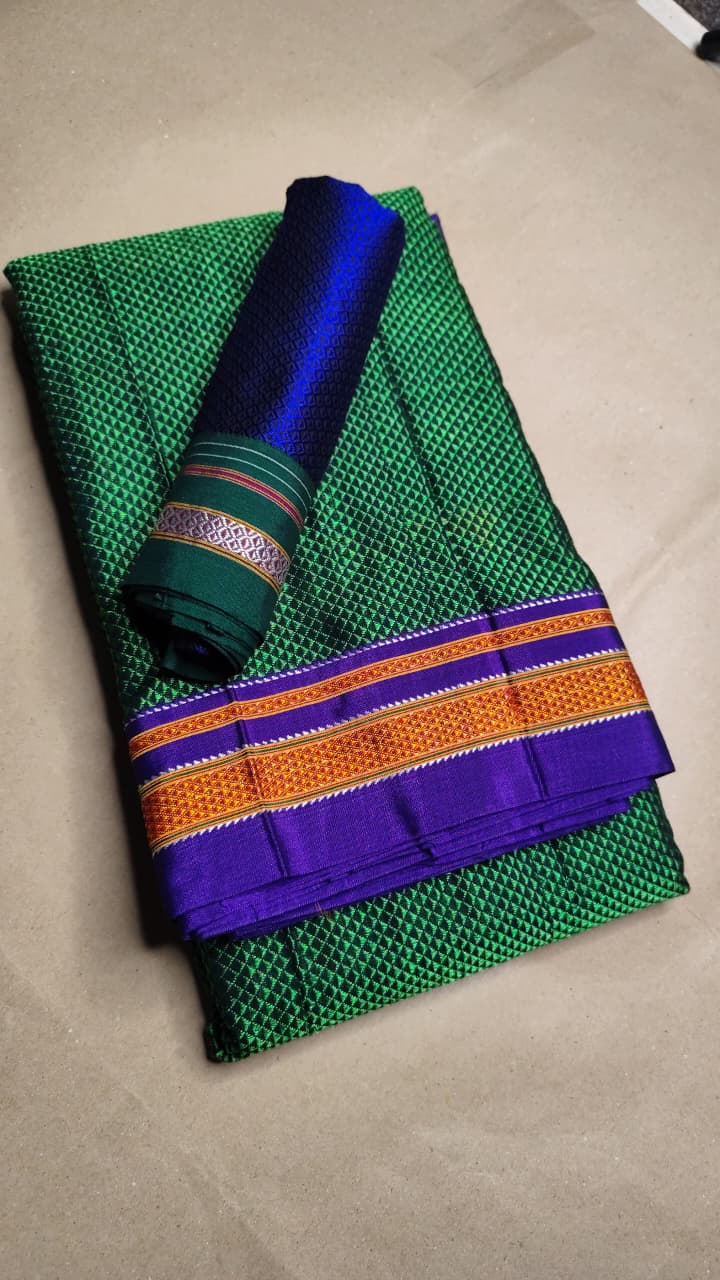 Traditional Maharashtra Khun Saree with Chikki Paras Border and Tope Pallu