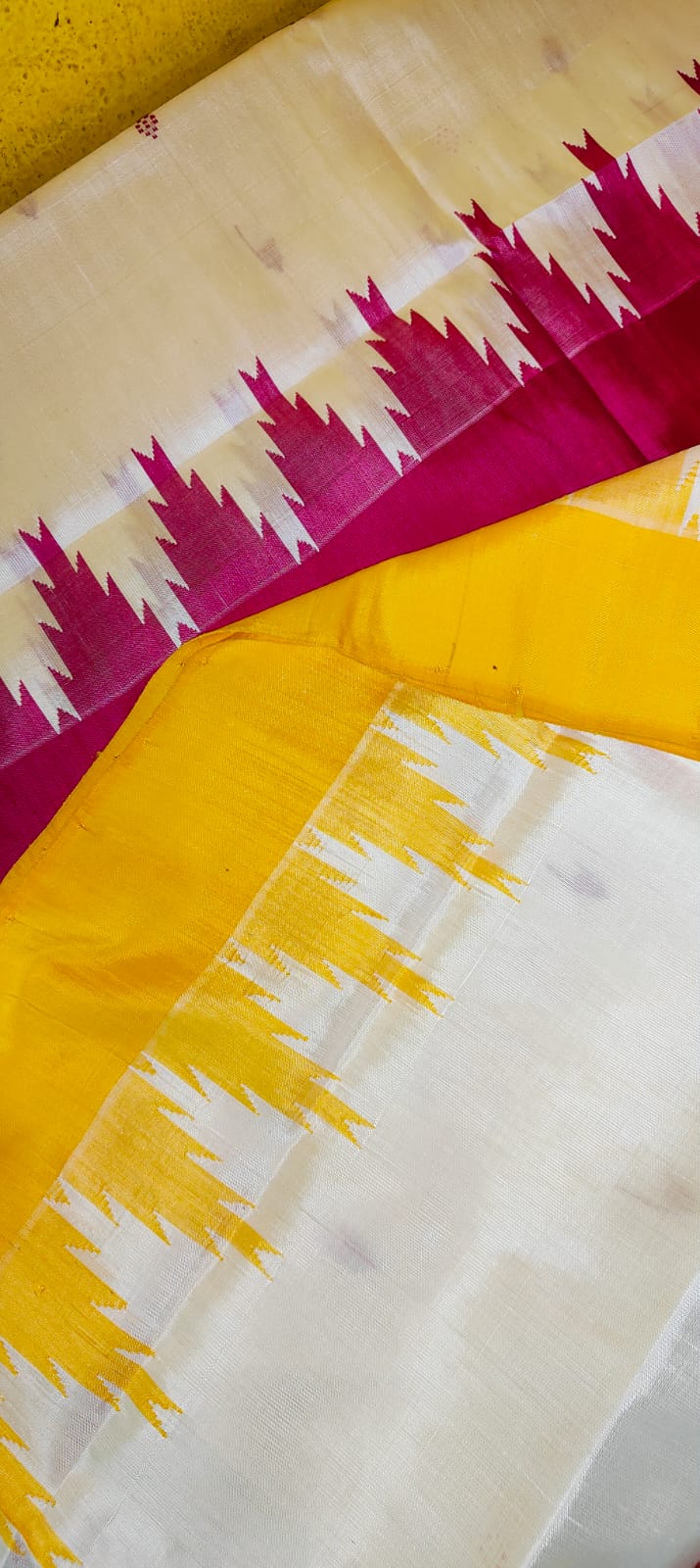 Exclusive White Berhampuri Double Pallu Silk Saree | Ganga Jamuna Border