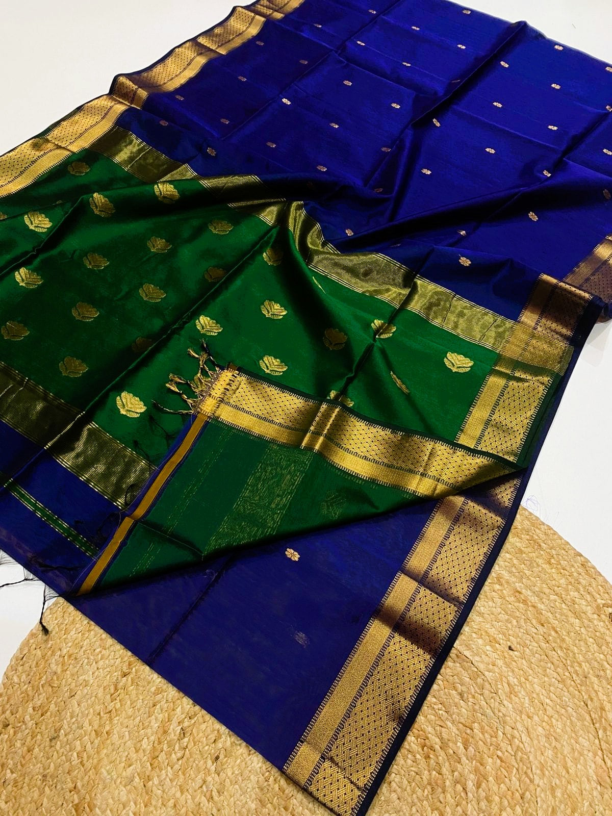 Maheshwari Silk Cotton Pure Handloom Butta Pallu Saree